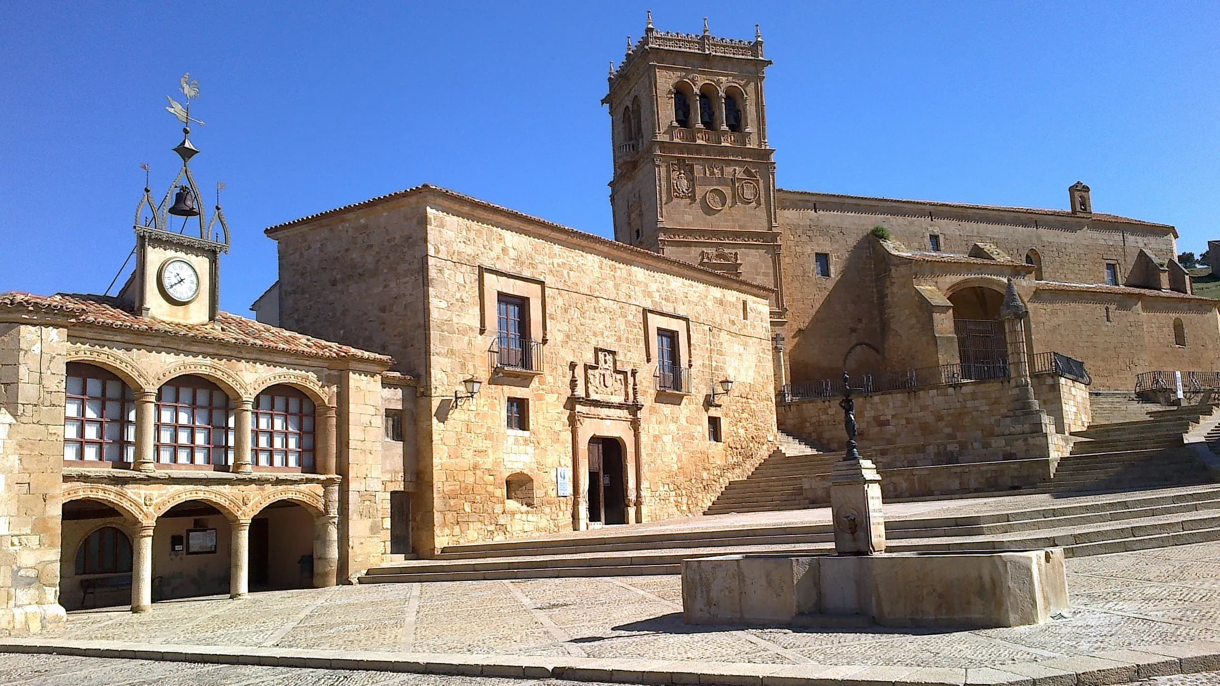 Morón de Almazán