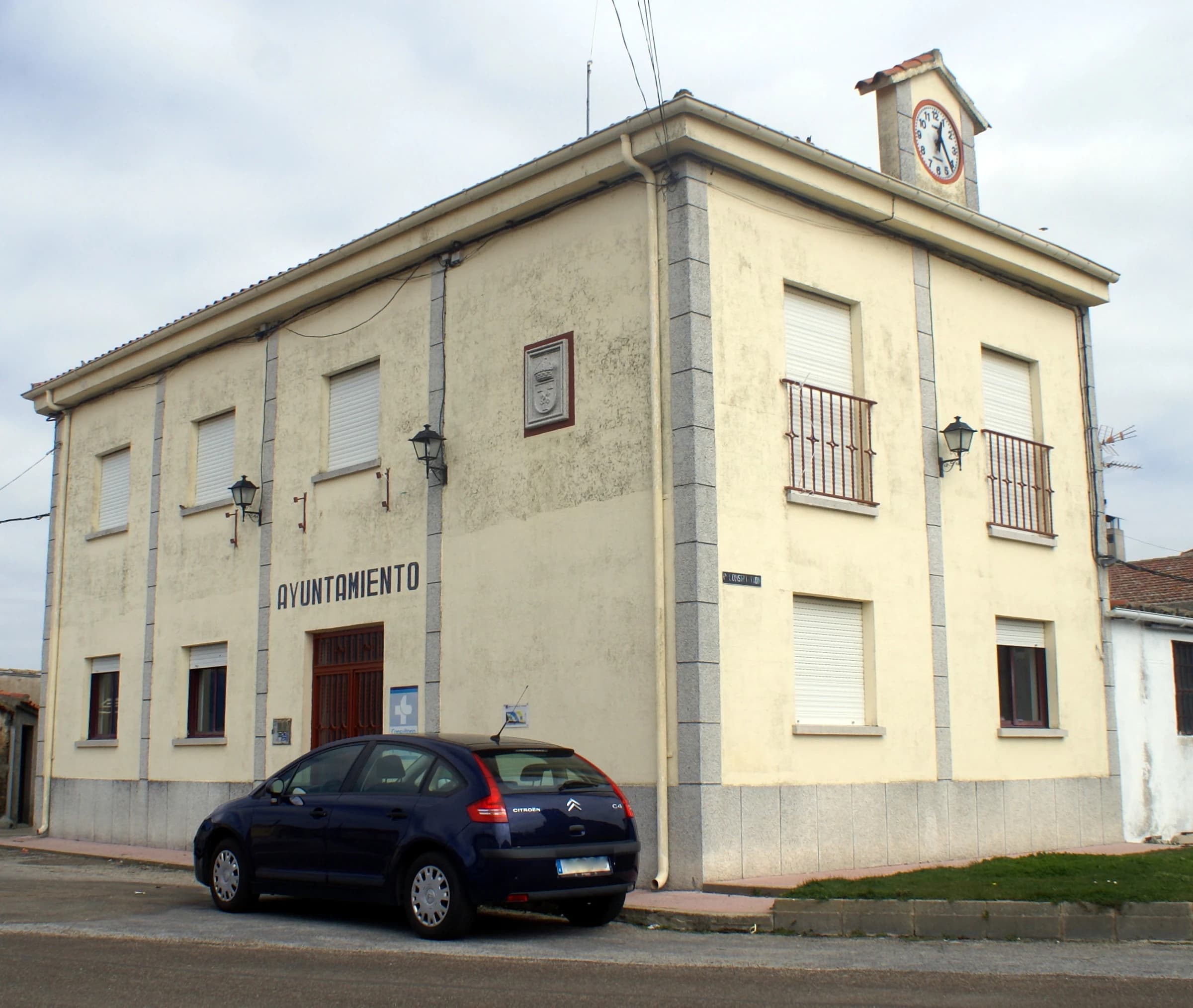 Villar de Peralonso